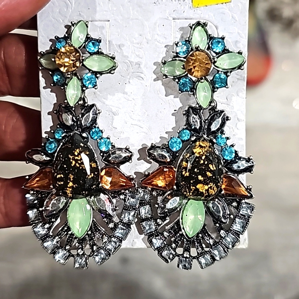 * Statement Piece Bedazzled Beautiful Earrings! - image 1